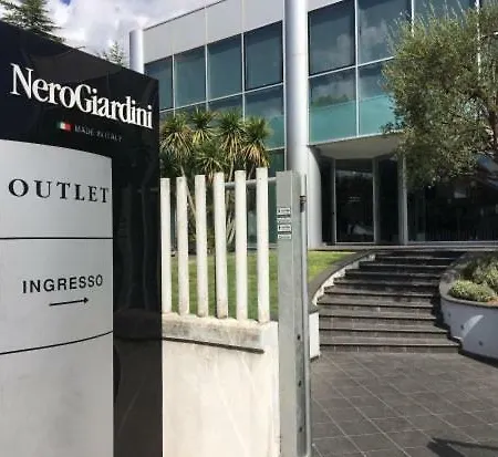 La Stanza Di Alice Pansiyon Ponzano di Fermo