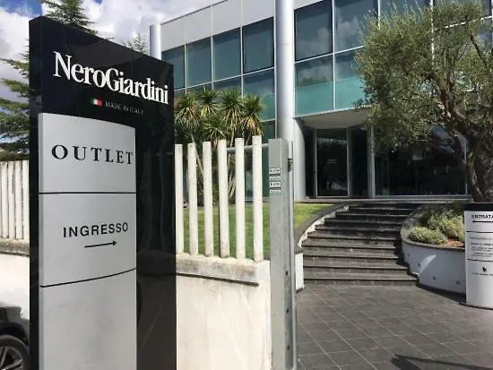 La Stanza Di Alice Rum i privatbostad Ponzano di Fermo